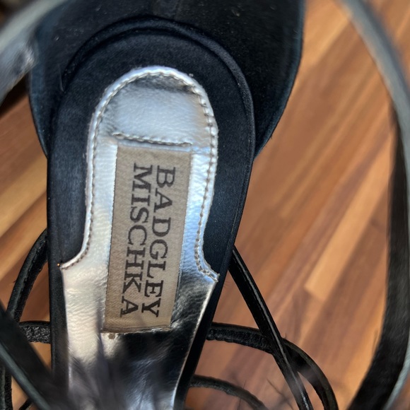 Feather strap stilettos perfect for bachelorette party or wedding - Picture 4 of 8